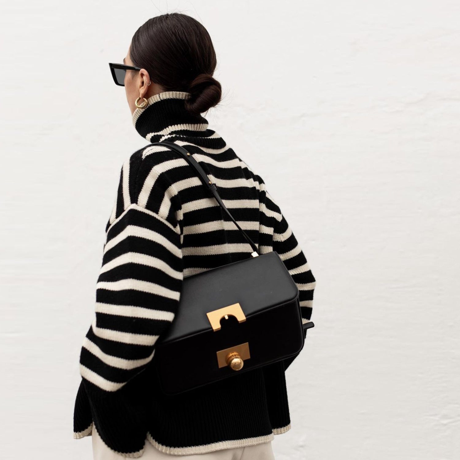 Kiara – Sweter w paski z wysokim dekoltem